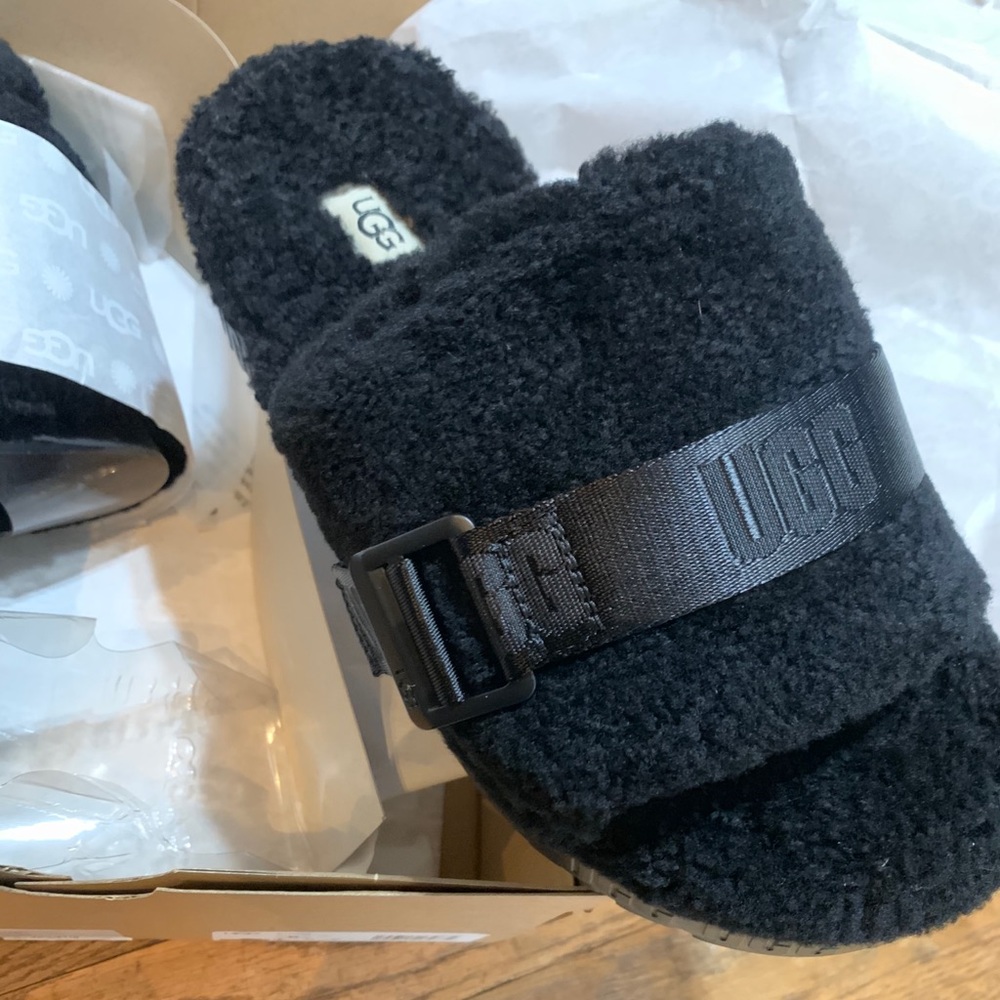 UGG fluffita women’s sandal
